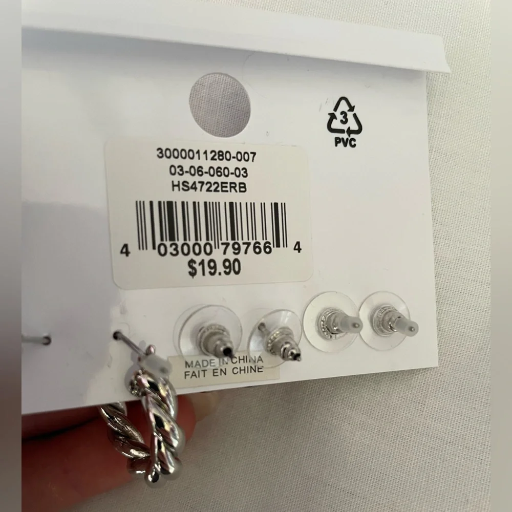 🤍2/$27 Ricki’s NWT 3pc Earrings - Picture 2 of 5